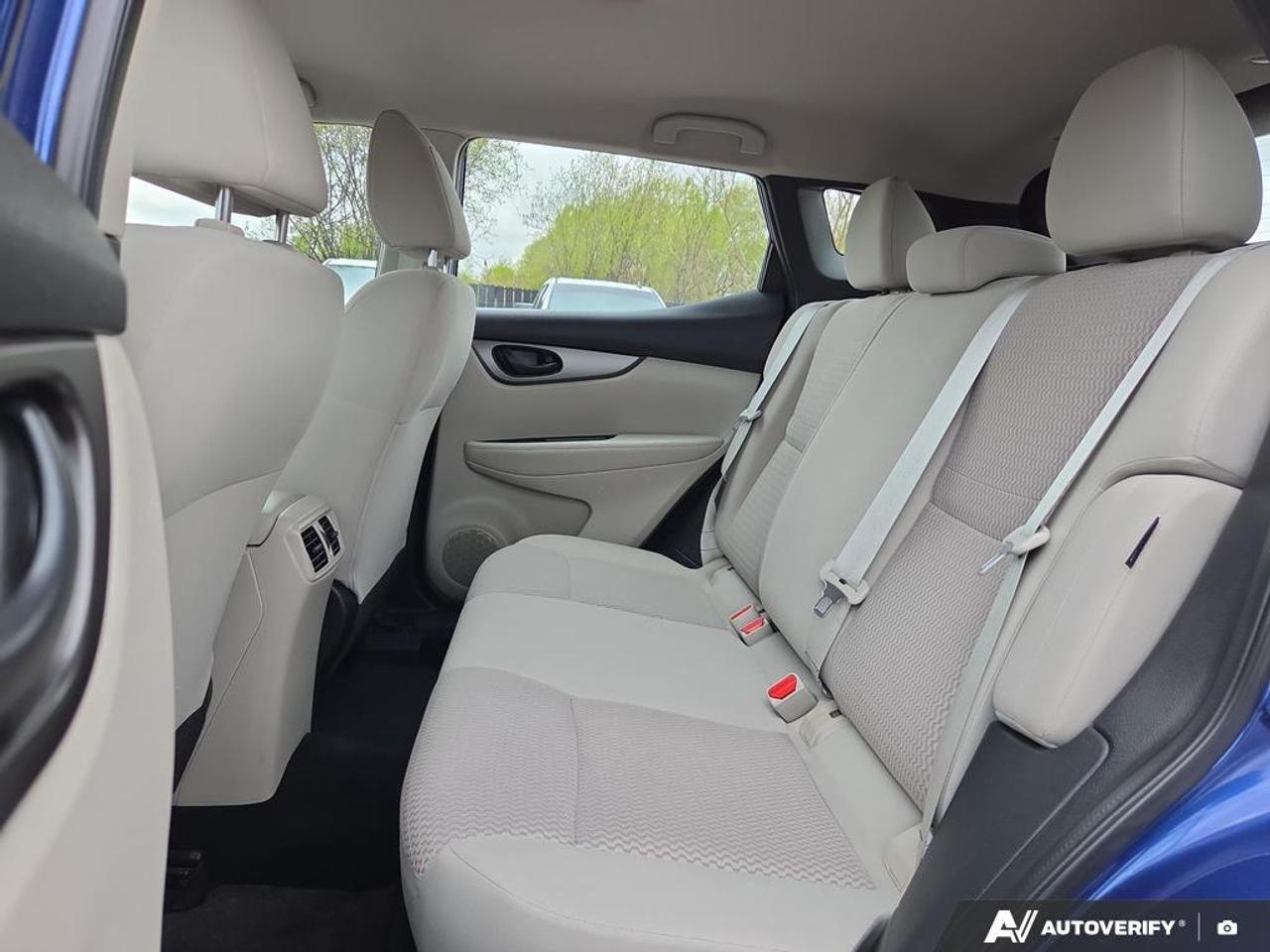 2023 Nissan Qashqai S HEATED SEATS   LANE ASSIST   SMART DEVICE INTEGR Photo