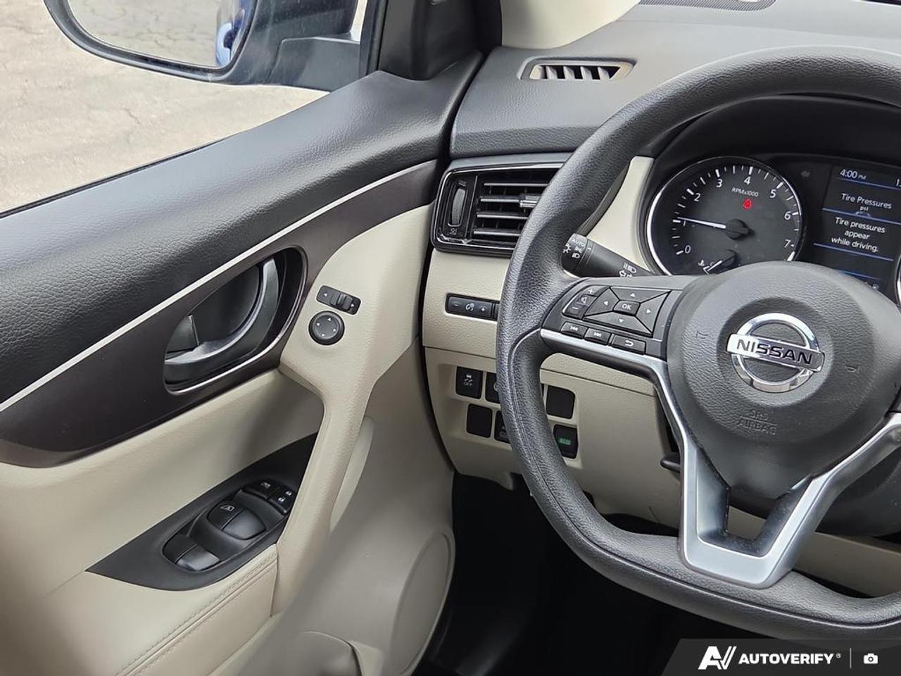 2023 Nissan Qashqai S HEATED SEATS   LANE ASSIST   SMART DEVICE INTEGR Photo