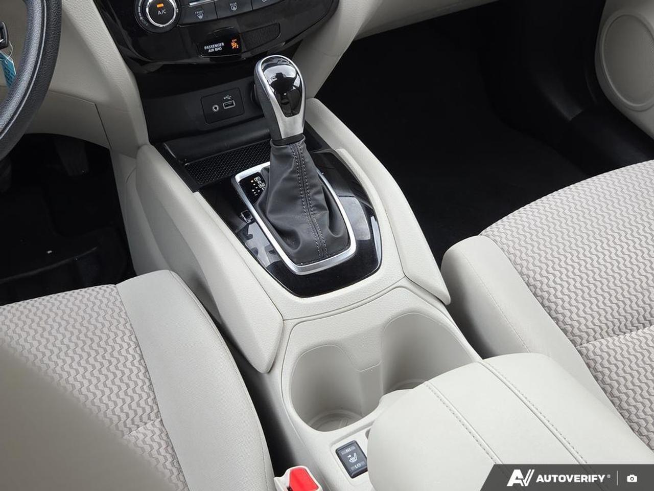 2023 Nissan Qashqai S HEATED SEATS   LANE ASSIST   SMART DEVICE INTEGR Photo