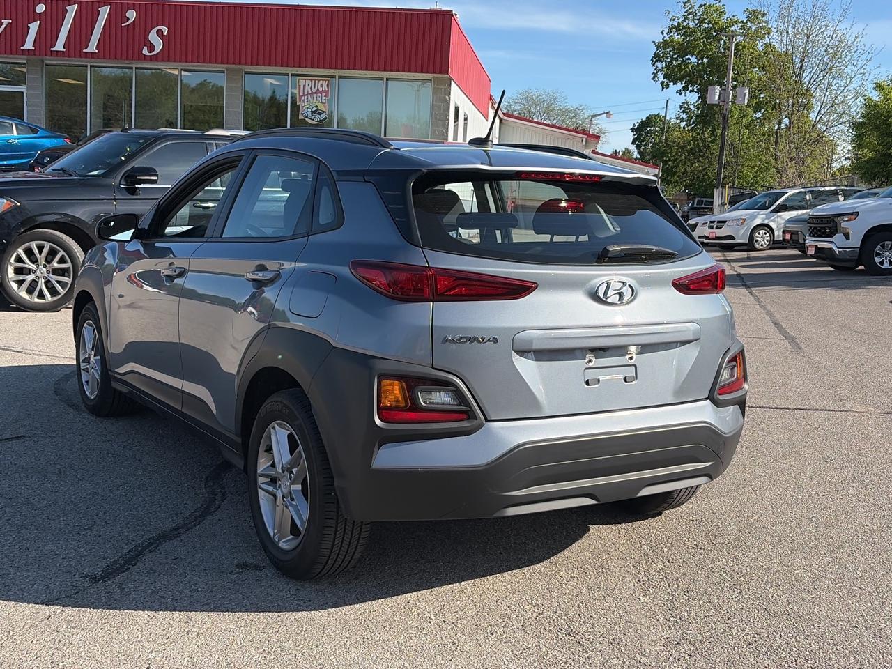 2018 Hyundai KONA 2.0L ESSENTIAL, CLEAN CARFAX, HEATED SEATS! Photo3