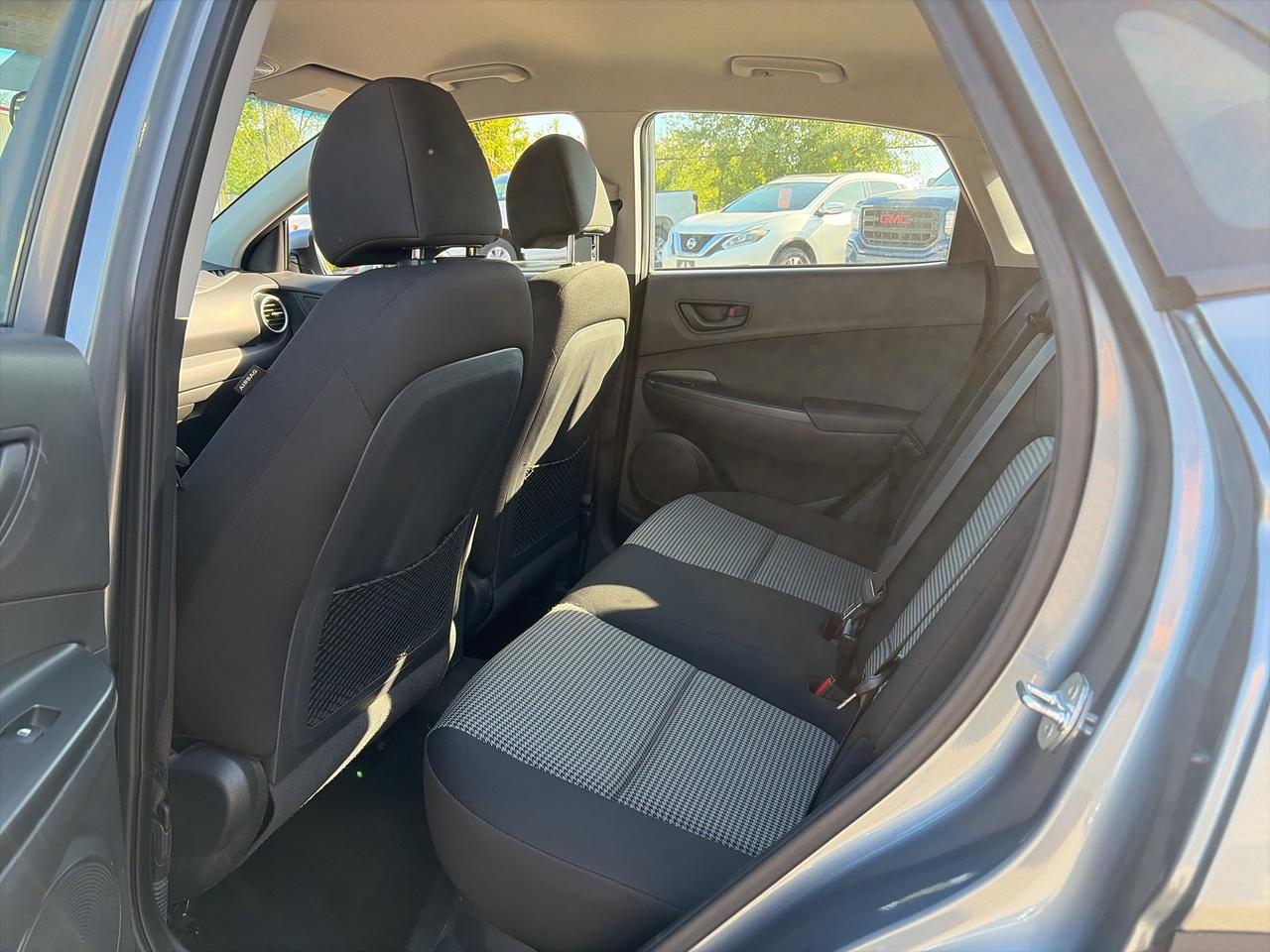 2018 Hyundai KONA 2.0L ESSENTIAL, CLEAN CARFAX, HEATED SEATS! Photo