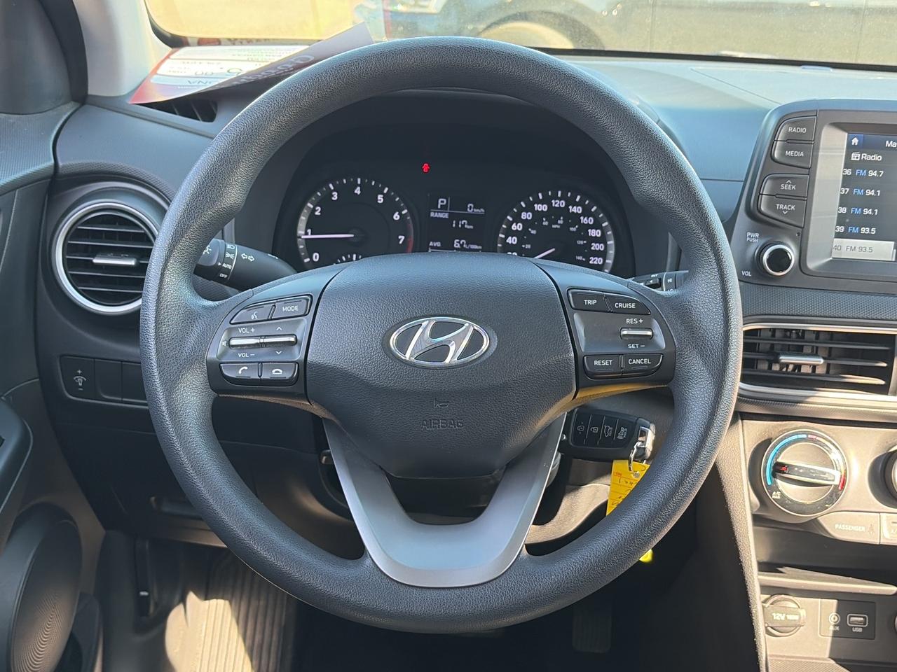 2018 Hyundai KONA 2.0L ESSENTIAL, CLEAN CARFAX, HEATED SEATS! Photo