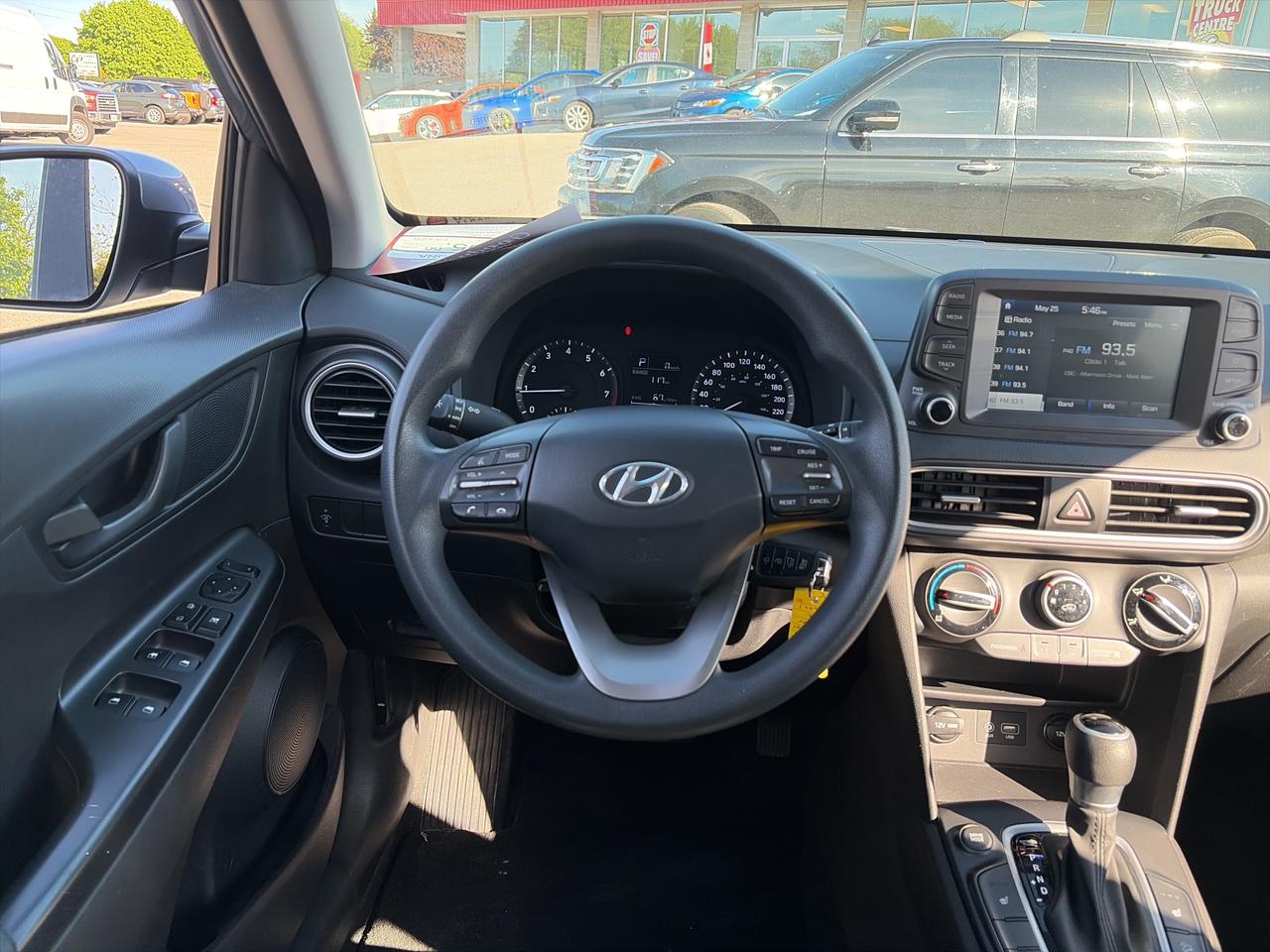 2018 Hyundai KONA 2.0L ESSENTIAL, CLEAN CARFAX, HEATED SEATS! Photo