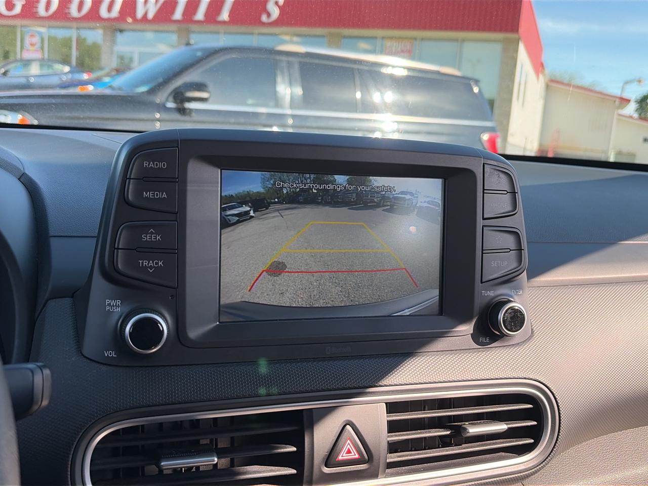 2018 Hyundai KONA 2.0L ESSENTIAL, CLEAN CARFAX, HEATED SEATS! Photo