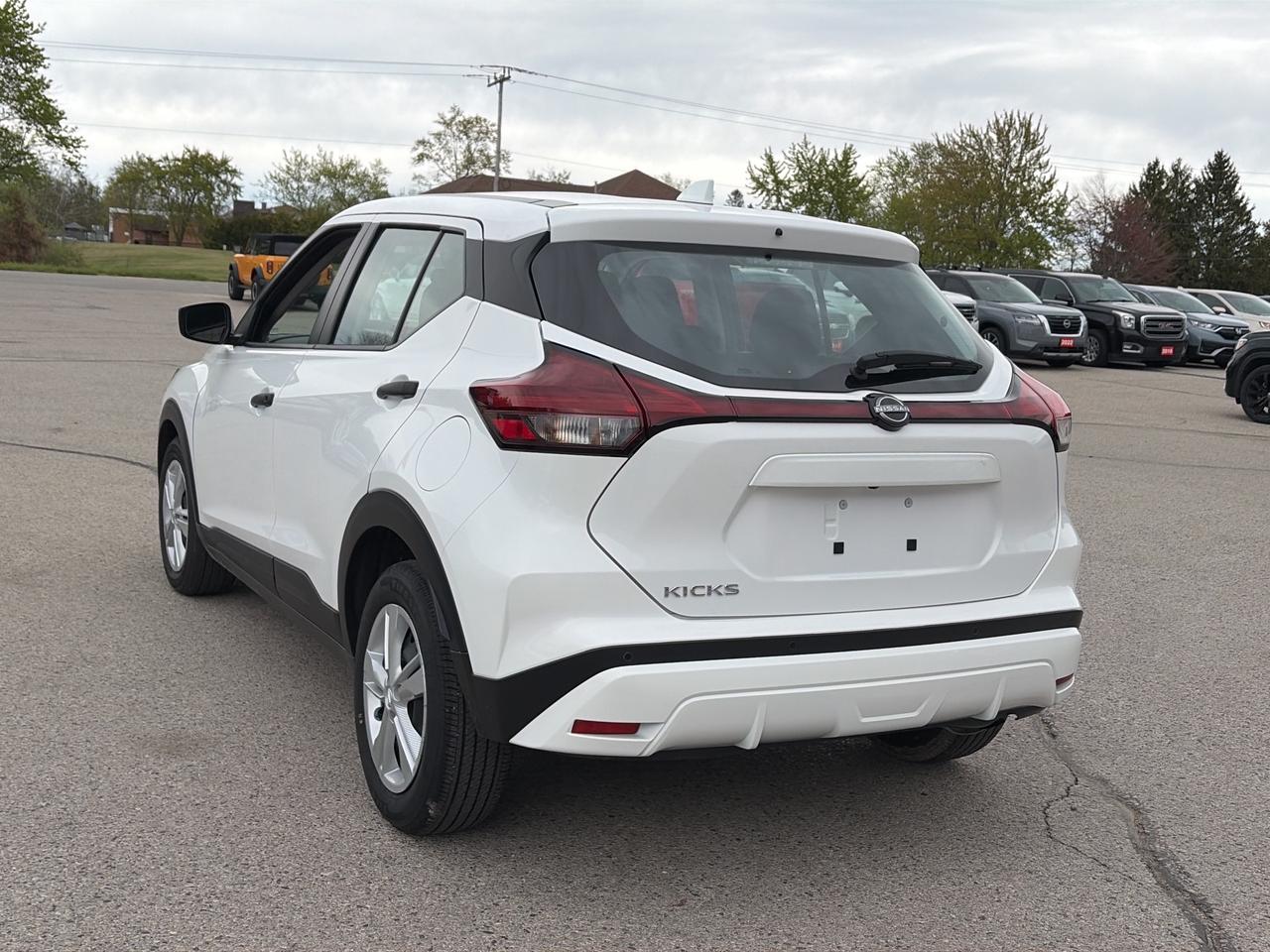 2024 Nissan Kicks S, CLEAN CARFAX, BALANCE OF FACTORY WARRANTY! Photo3