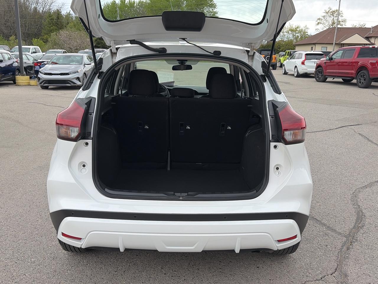 2024 Nissan Kicks S, CLEAN CARFAX, BALANCE OF FACTORY WARRANTY! Photo