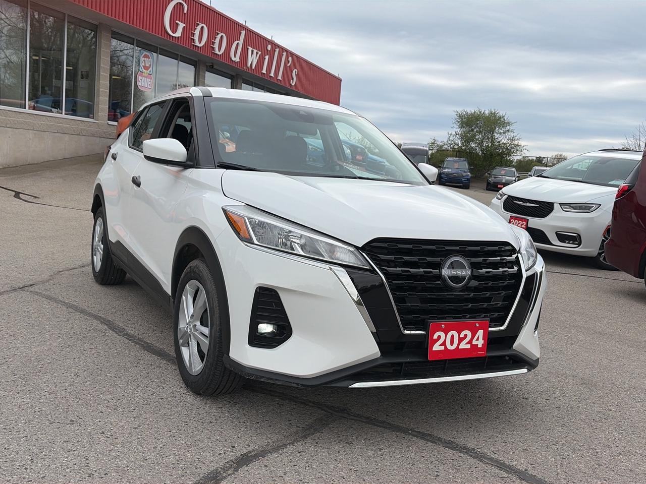 2024 Nissan Kicks S, CLEAN CARFAX, BALANCE OF FACTORY WARRANTY! Photo