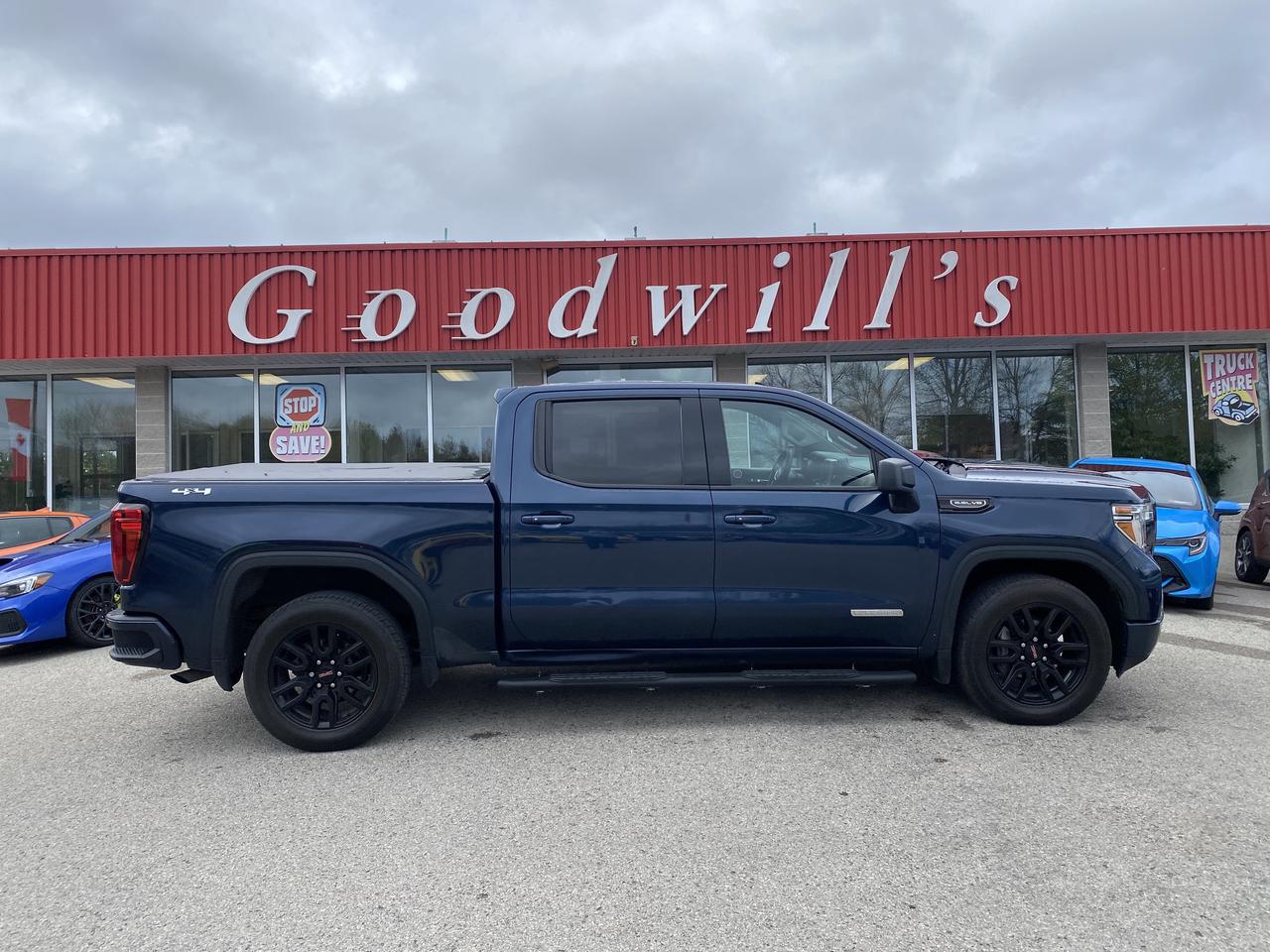 2022 GMC Sierra 1500 Limited ELEVATION, CLEAN CARFAX, HEATED CLOTH SEATS! Photo0