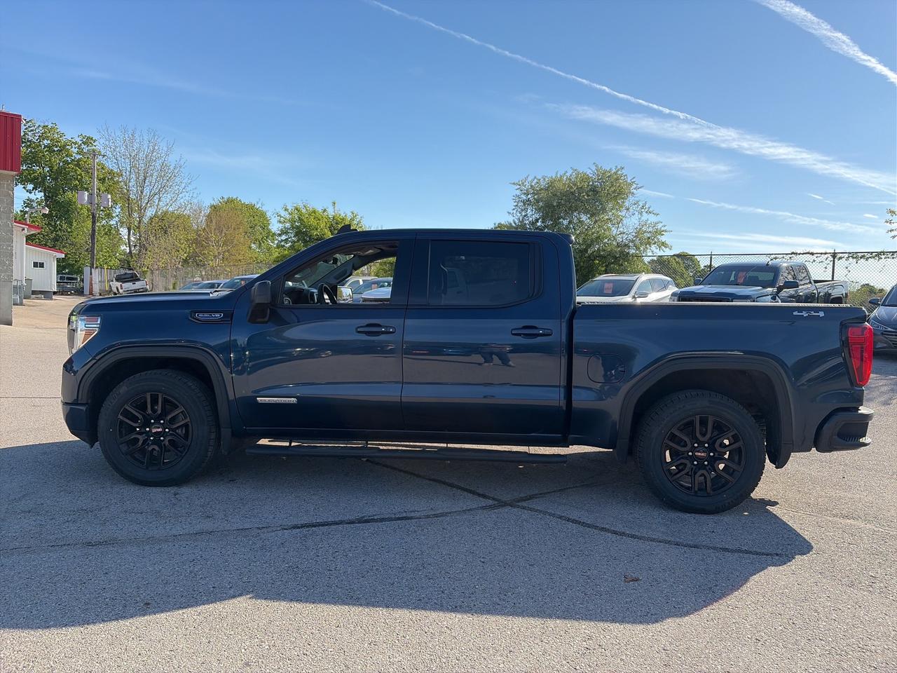 2022 GMC Sierra 1500 Limited ELEVATION, CLEAN CARFAX, HEATED CLOTH SEATS! Photo