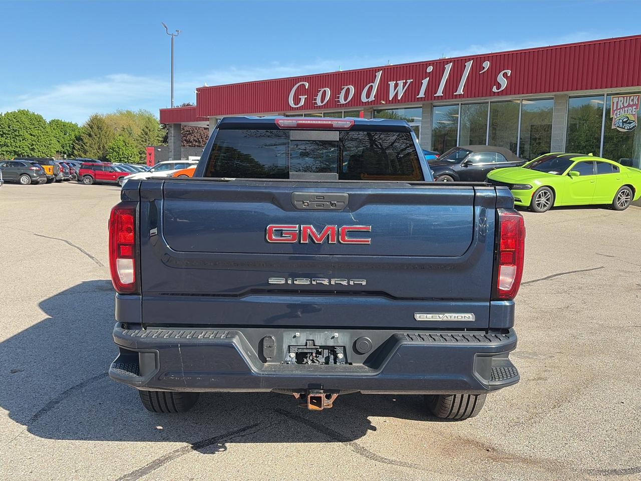 2022 GMC Sierra 1500 Limited ELEVATION, CLEAN CARFAX, HEATED CLOTH SEATS! Photo