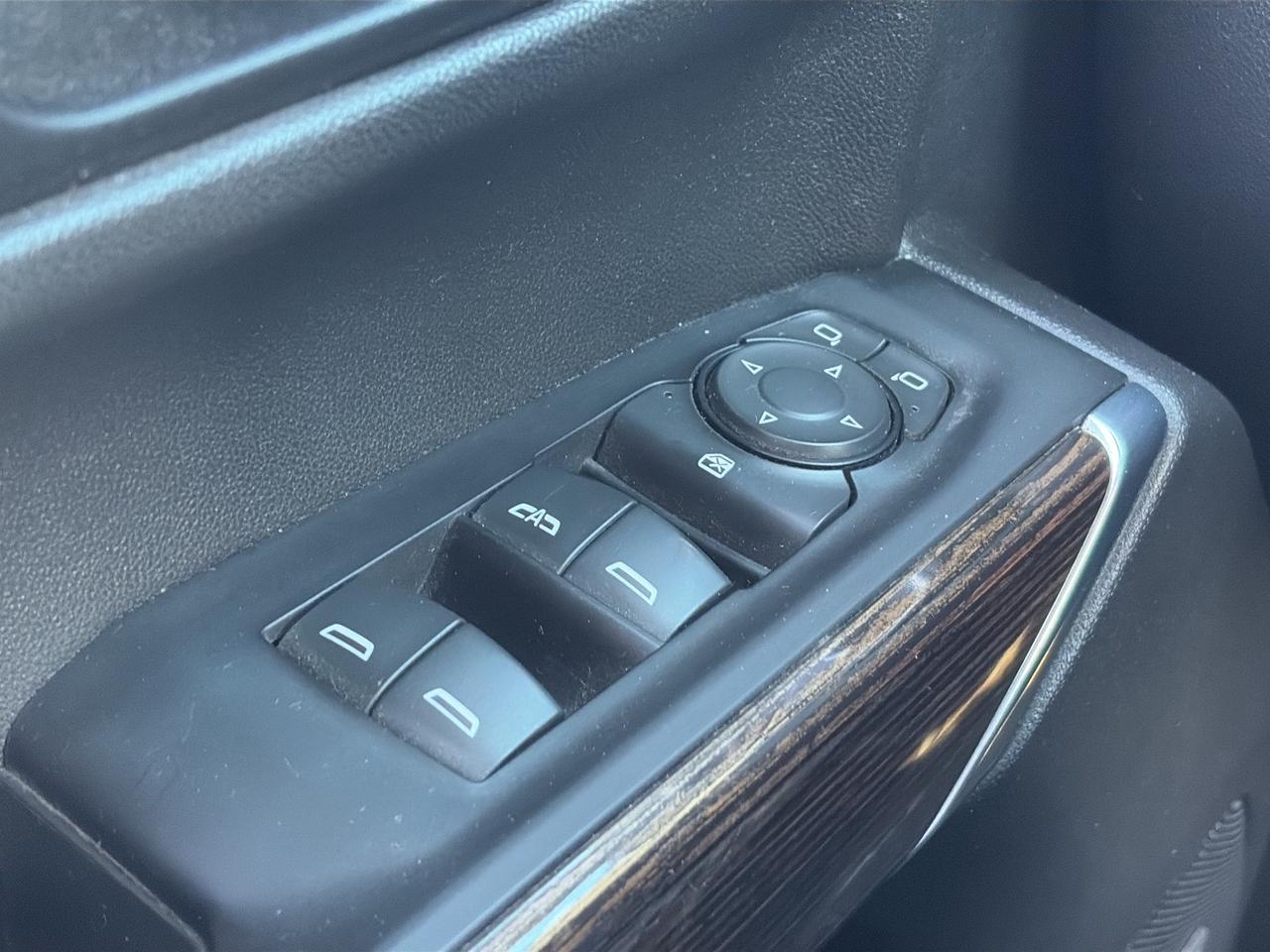 2022 GMC Sierra 1500 Limited ELEVATION, CLEAN CARFAX, HEATED CLOTH SEATS! Photo