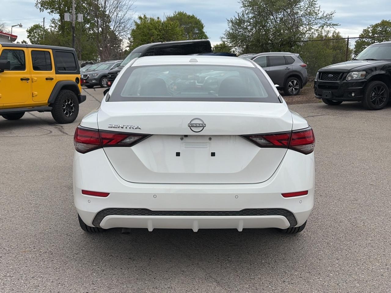 2025 Nissan Sentra SV, AUTO, CLEAN CARFAX, REMOTE START, BACK UP CAM! Photo