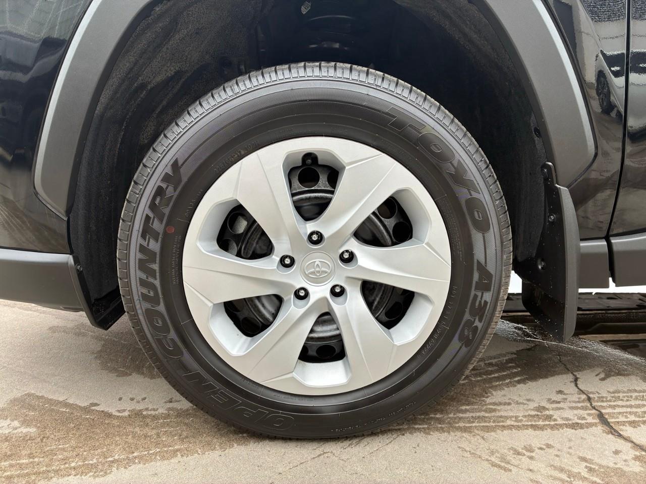 2024 Toyota RAV4 LE 4dr All-wheel Drive Photo