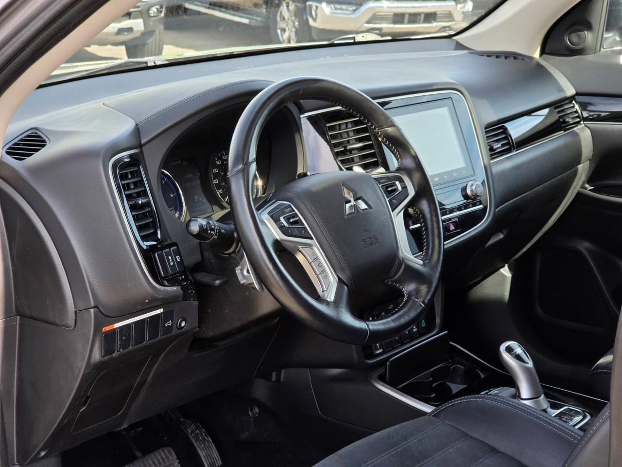 2022 Mitsubishi Outlander PHEV SE HEATED SEATS   LANE ASSIST   SMART DEVICE INTEG Photo