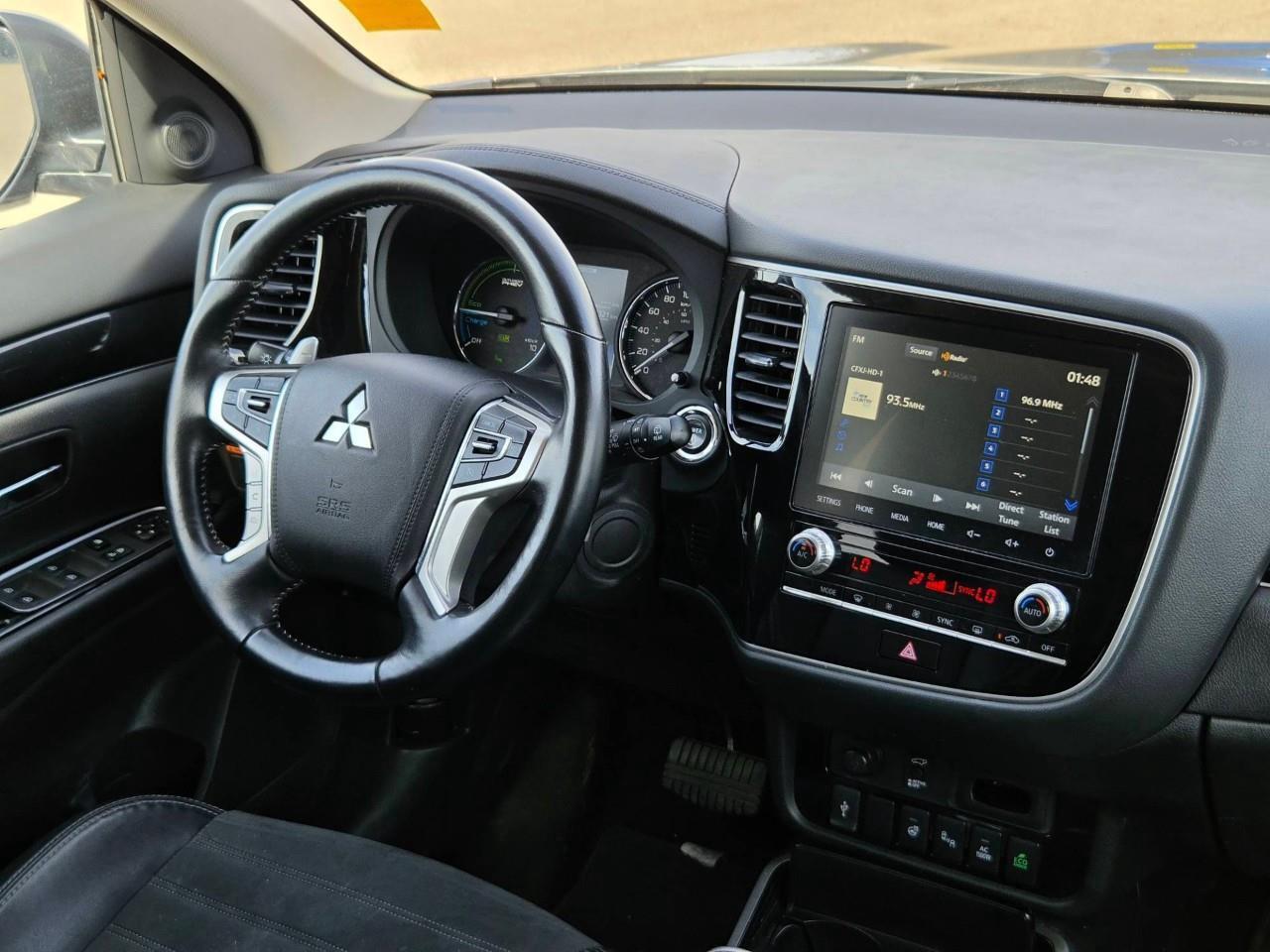 2022 Mitsubishi Outlander PHEV SE HEATED SEATS   LANE ASSIST   SMART DEVICE INTEG Photo