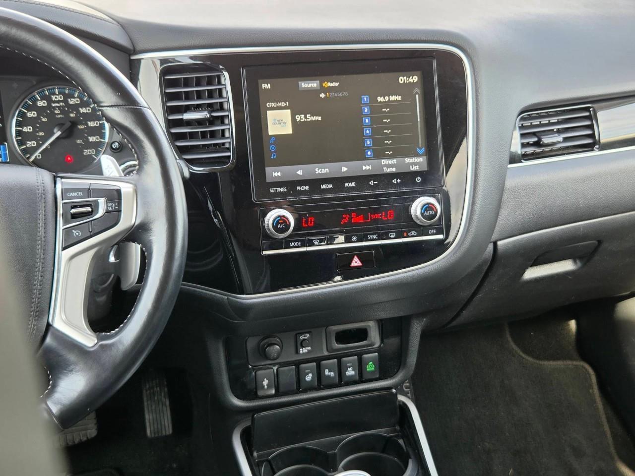 2022 Mitsubishi Outlander PHEV SE HEATED SEATS   LANE ASSIST   SMART DEVICE INTEG Photo