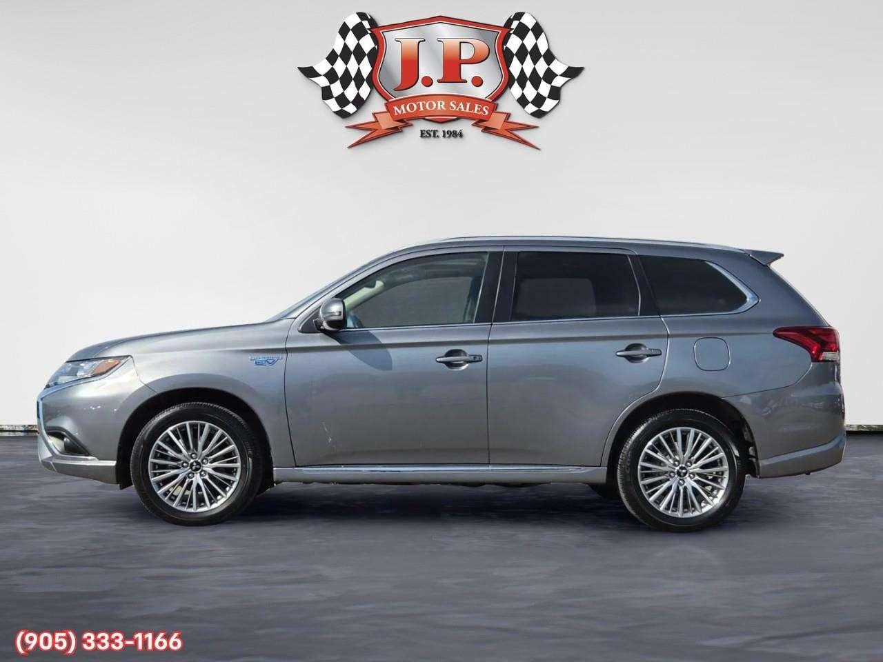 2022 Mitsubishi Outlander SE Heated Front Seats • Apple CarPlay & Android Auto • Lane Keep Assist • SiriusXM Satellite Radio • Power Driver Seat • Photo