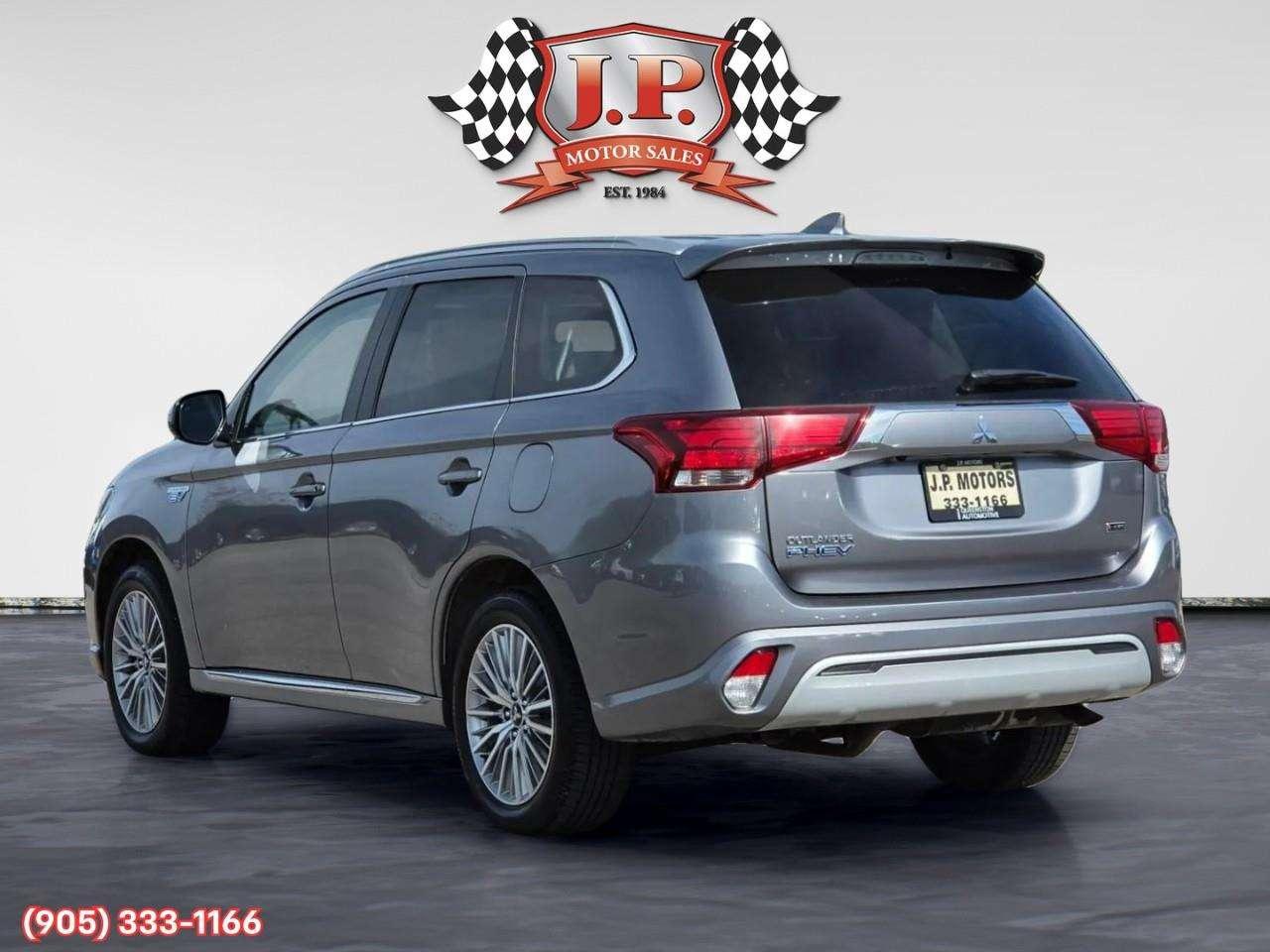 2022 Mitsubishi Outlander SE Heated Front Seats • Apple CarPlay & Android Auto • Lane Keep Assist • SiriusXM Satellite Radio • Power Driver Seat • Photo4