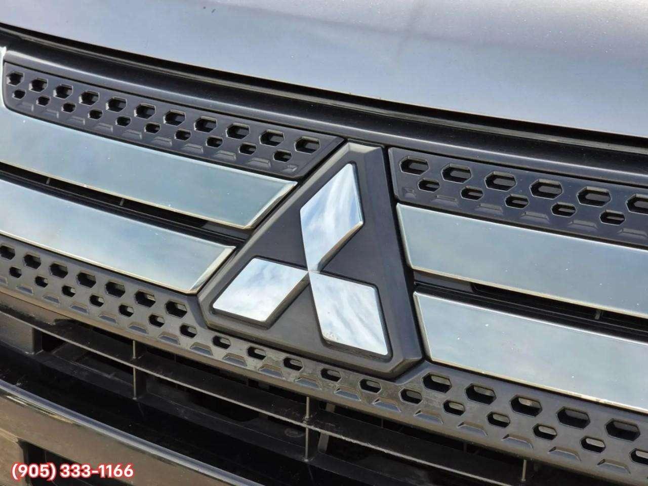 2022 Mitsubishi Outlander SE Heated Front Seats • Apple CarPlay & Android Auto • Lane Keep Assist • SiriusXM Satellite Radio • Power Driver Seat • Photo