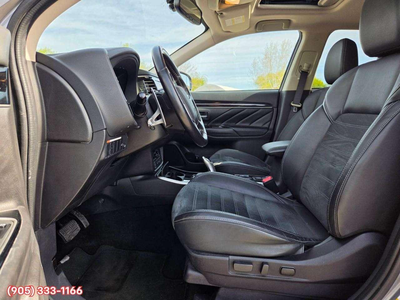 2022 Mitsubishi Outlander SE Heated Front Seats • Apple CarPlay & Android Auto • Lane Keep Assist • SiriusXM Satellite Radio • Power Driver Seat • Photo