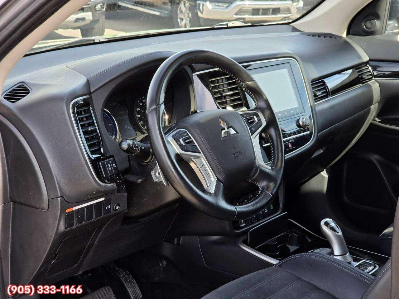 2022 Mitsubishi Outlander SE Heated Front Seats • Apple CarPlay & Android Auto • Lane Keep Assist • SiriusXM Satellite Radio • Power Driver Seat • Photo