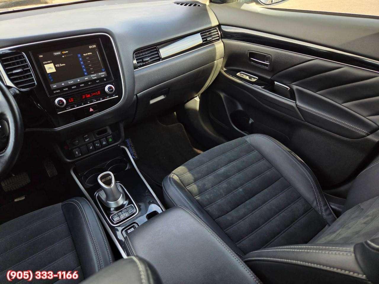 2022 Mitsubishi Outlander SE Heated Front Seats • Apple CarPlay & Android Auto • Lane Keep Assist • SiriusXM Satellite Radio • Power Driver Seat • Photo