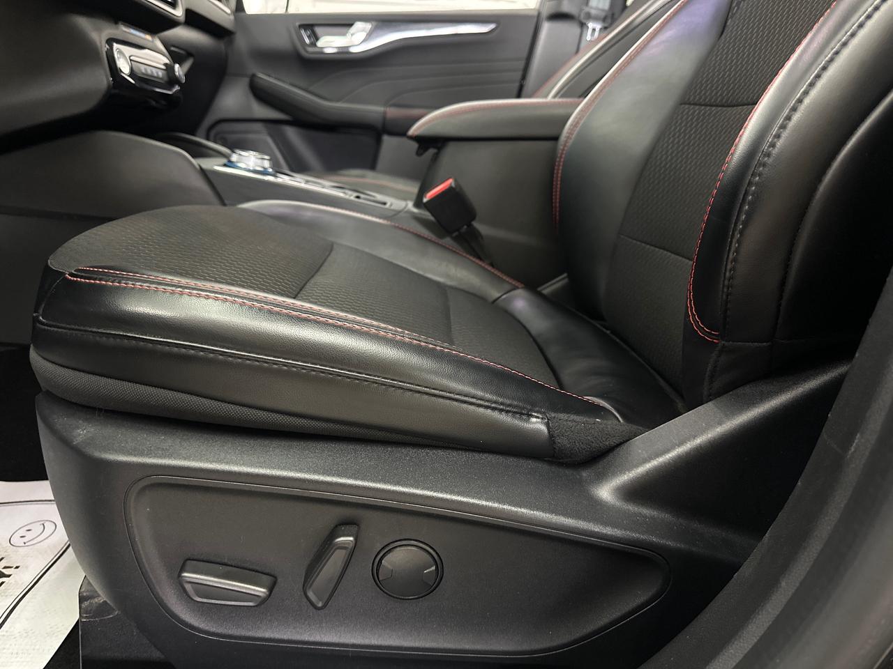 2024 Ford Escape ST-Line Photo