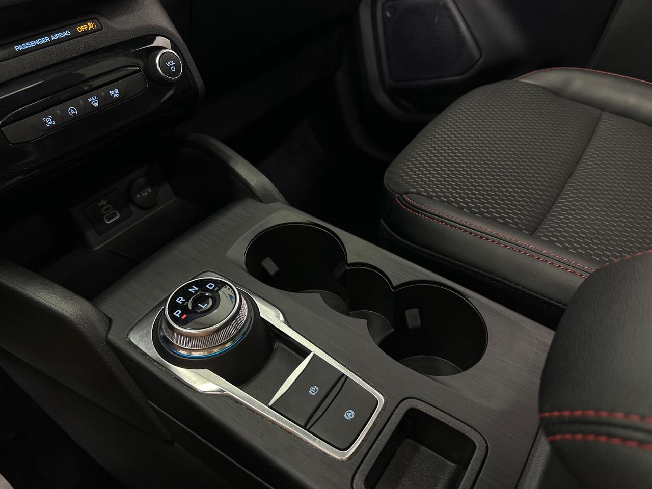 2024 Ford Escape ST-Line St-Line - AWD/PANOROOF/LEATHER/NAVI/31KM/1 OWNER! Photo