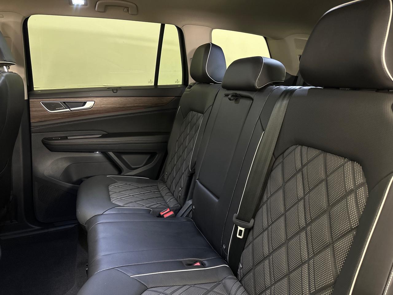 2024 Volkswagen Atlas 2.0 TSI Execline Photo