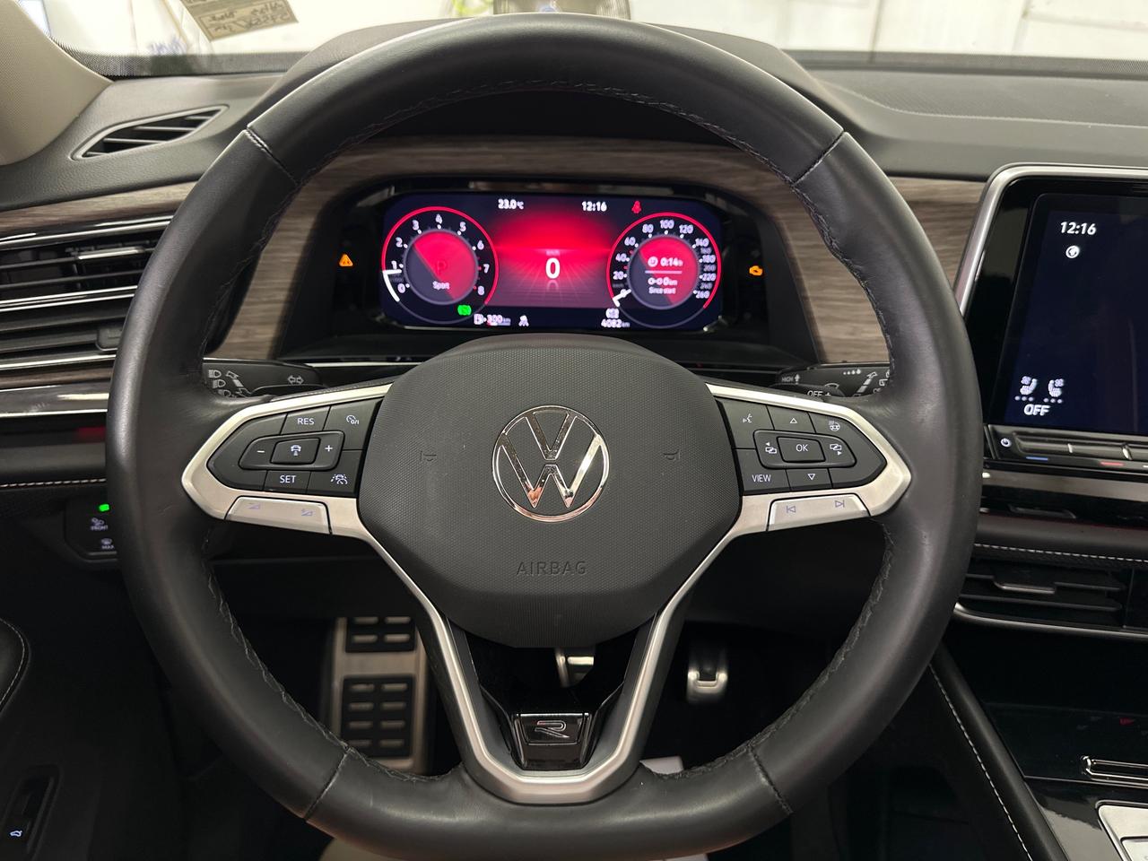 2024 Volkswagen Atlas 2.0 TSI Execline Photo