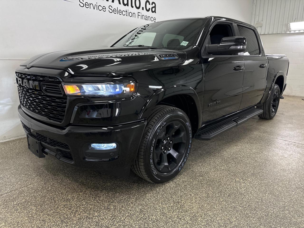 2025 RAM 1500 Big Horn - CREW/4WD/BLACK WHEELS/LONG SCREEN/NAVI! Photo