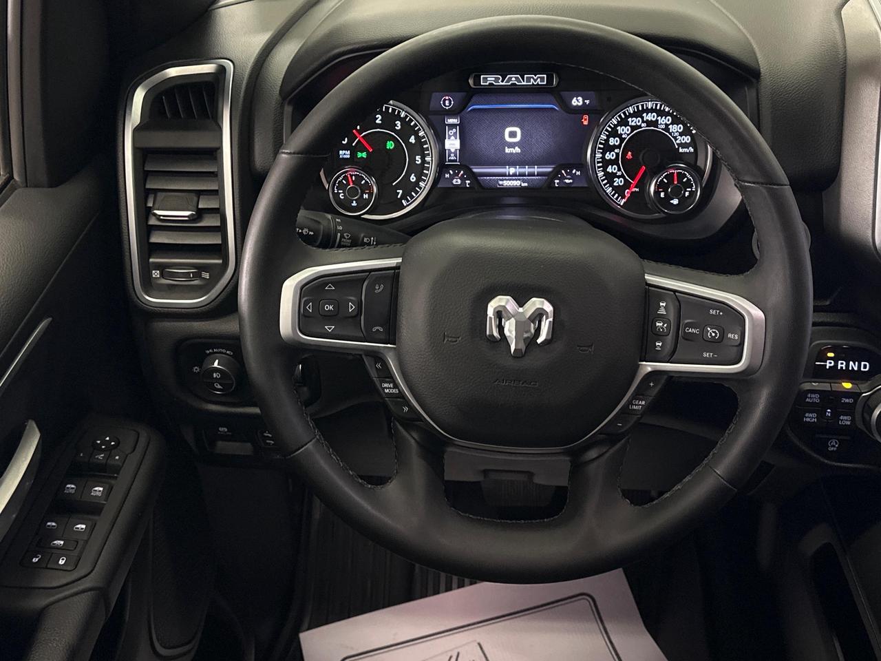 2025 RAM 1500 Big Horn - CREW/4WD/BLACK WHEELS/LONG SCREEN/NAVI! Photo
