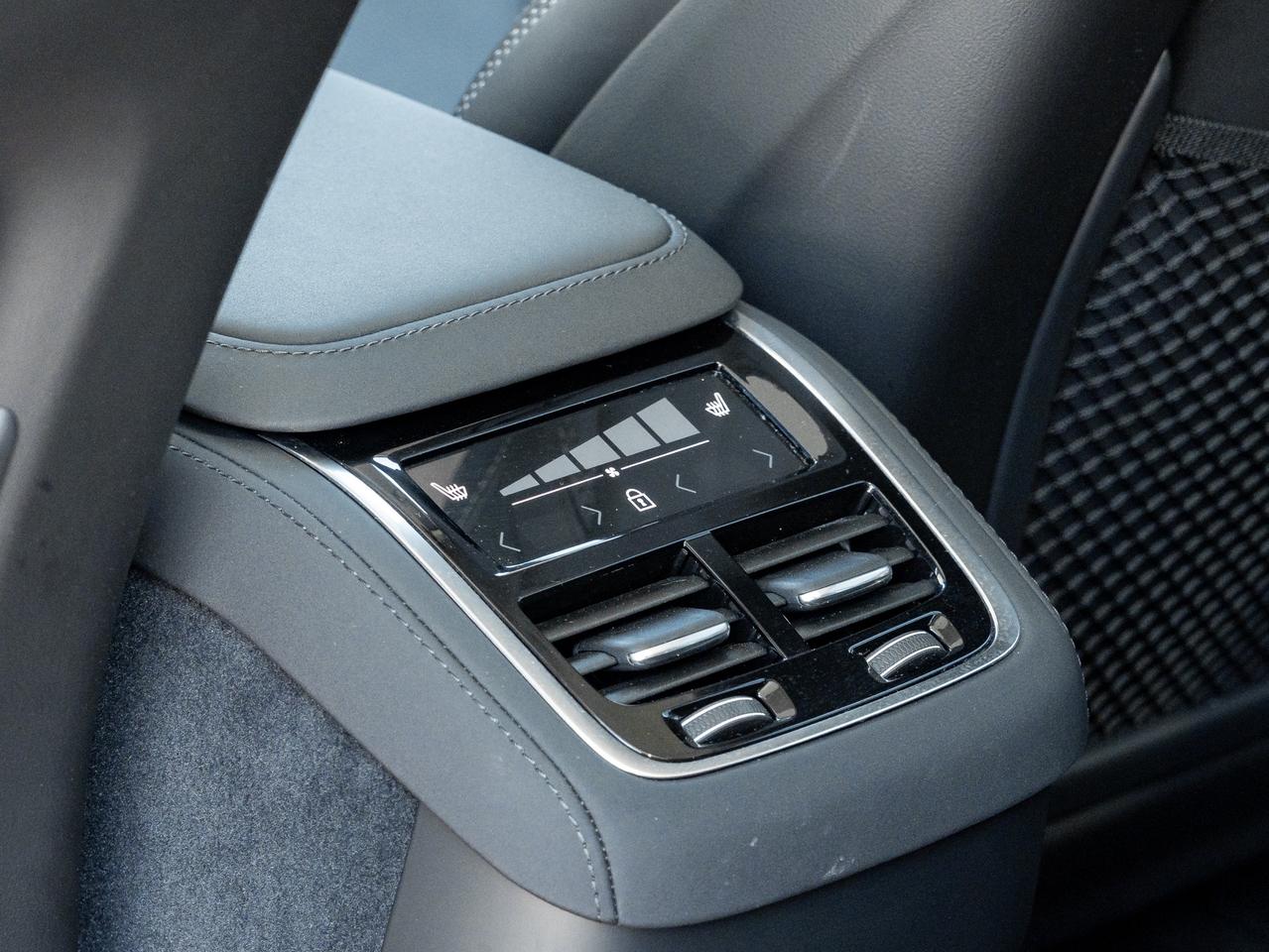 2026 Volvo XC90 B6 AWD Ultra 7-Seater LIKE NEW  CPO RATE fr 2.99%* Photo