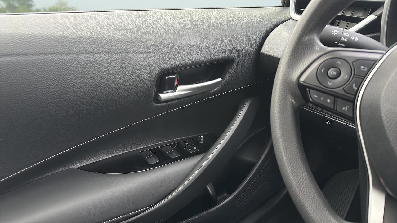 2025 Toyota Corolla Hatchback CVT Photo