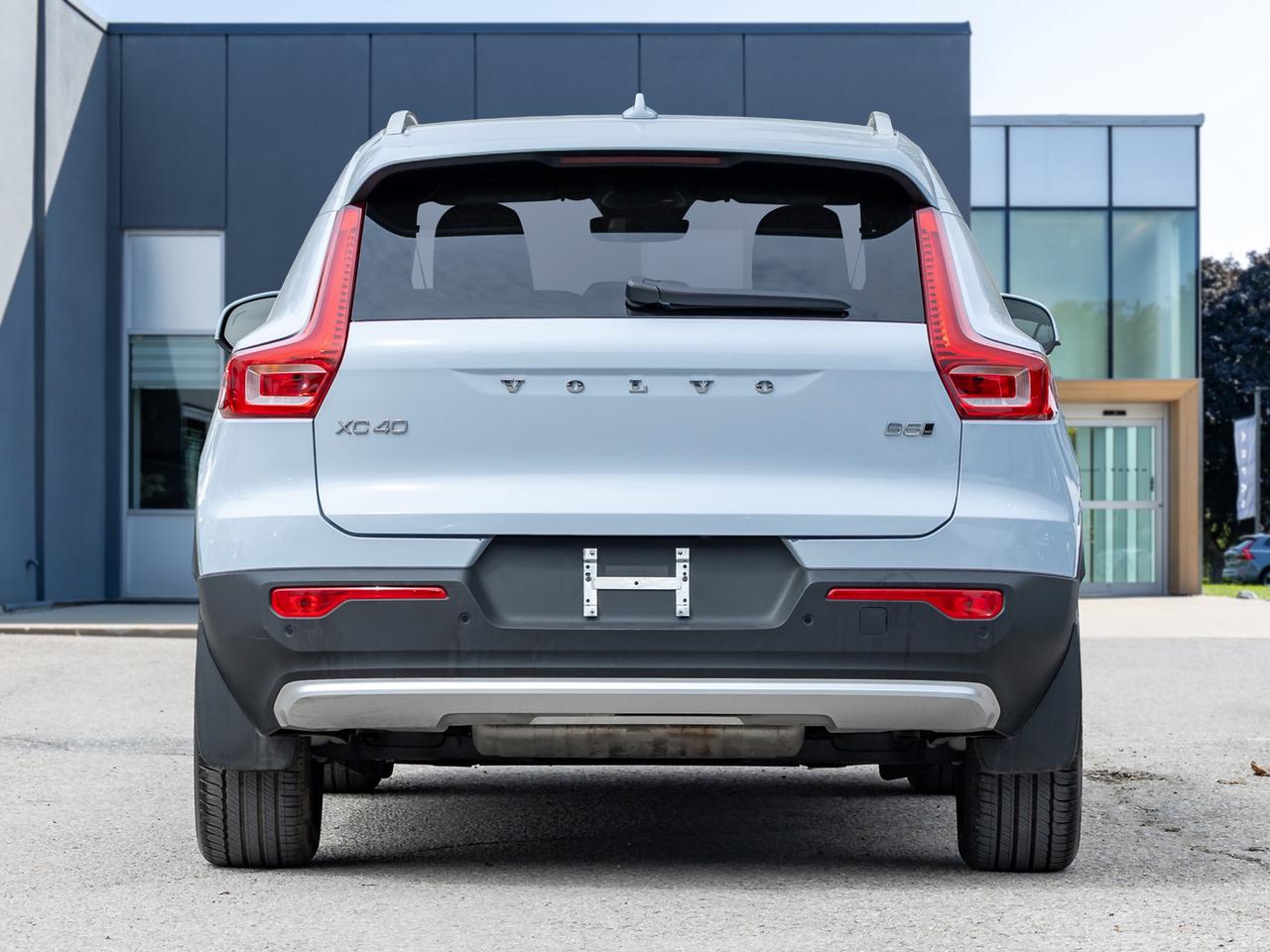 2025 Volvo XC40 B5 AWD Core  CPO FINANCE RATE 3.49%* (84M) Photo