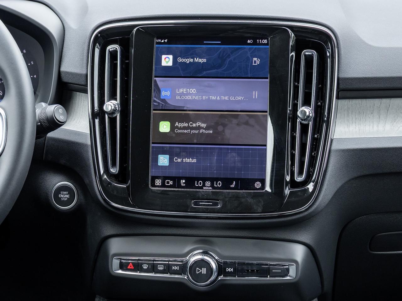 2025 Volvo XC40 B5 AWD Core  CPO FINANCE RATE 3.49%* (84M) Photo