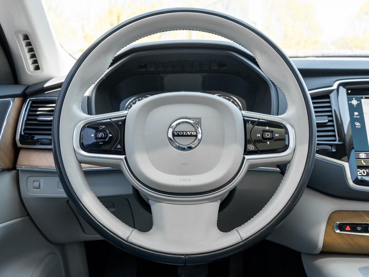 2022 Volvo XC90 T6 AWD Momentum 7 Seater LOW KM CPO RATE fr 2.99%* Photo