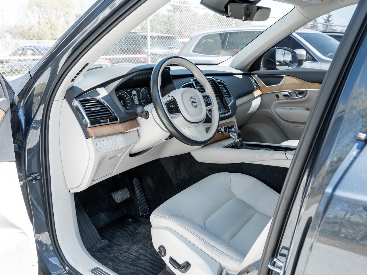 2022 Volvo XC90 T6 AWD Momentum 7 Seater LOW KM CPO RATE fr 2.99%* Photo