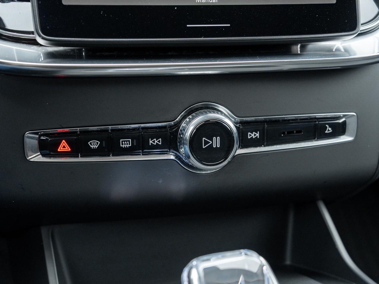 2026 Volvo XC90 B6 AWD PLUS Bright Theme  CPO RATE fr 2.99%* Photo