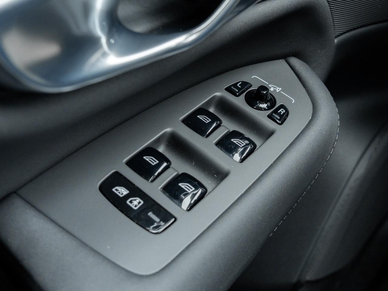 2026 Volvo XC90 B6 AWD Core 7-Seater  CPO FINANCE RATE fr 2.99%* Photo