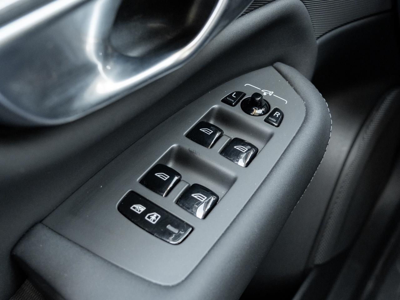 2026 Volvo XC90 B6 AWD Core 7-Seater  SPECIAL CPO INTEREST RATE* Photo