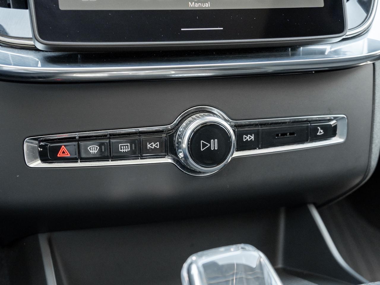 2026 Volvo XC90 B6 AWD Core 7-Seater  SPECIAL CPO INTEREST RATE* Photo