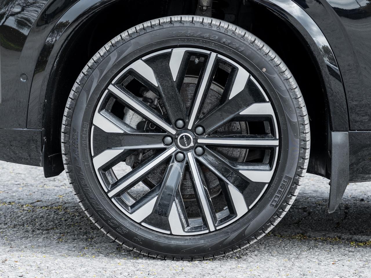 2026 Volvo XC90 B6 AWD PLUS Dark Theme  GREAT VALUE  APR fr 2.99%* Photo