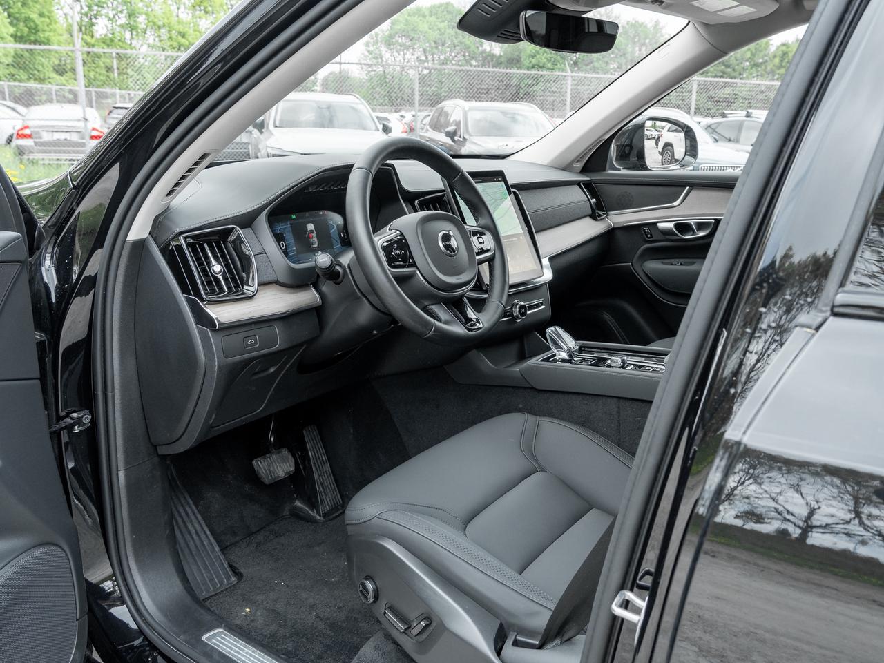 2026 Volvo XC90 B6 AWD PLUS Dark Theme  GREAT VALUE  APR fr 2.99%* Photo
