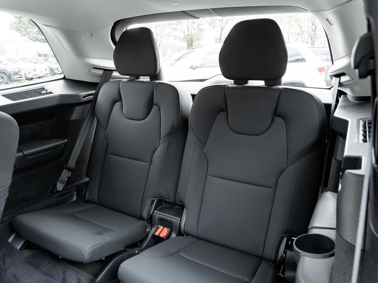 2026 Volvo XC90 B6 AWD PLUS Dark Theme  GREAT VALUE  APR fr 2.99%* Photo