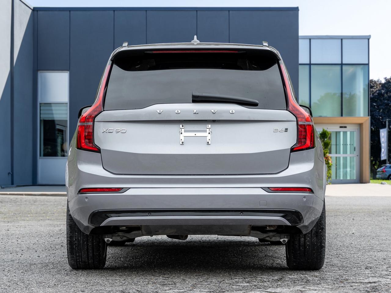 2026 Volvo XC90 B6 AWD PLUS Dark Theme  SUPER LOW MILEAGE Photo