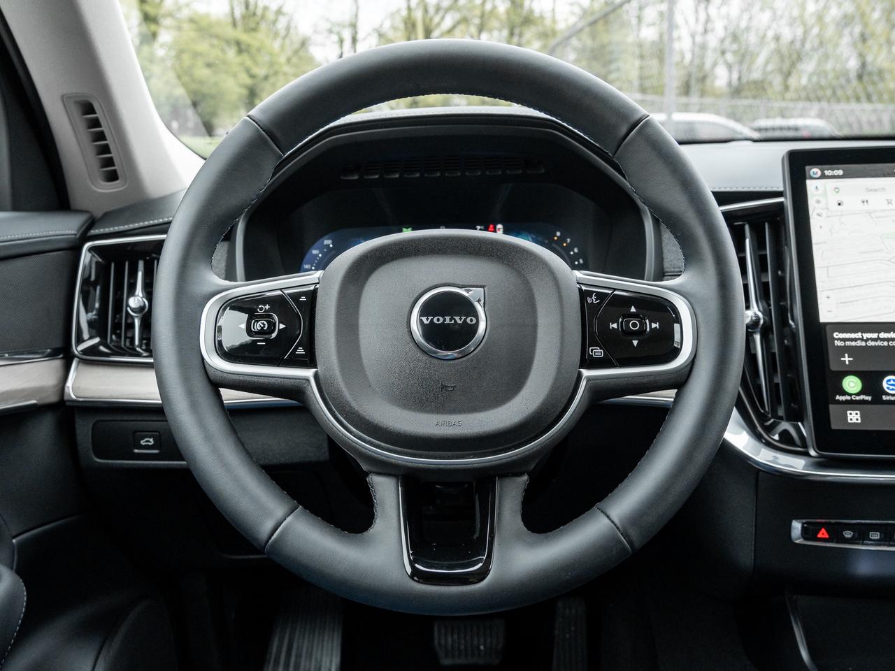 2026 Volvo XC90 B6 AWD PLUS Dark Theme  SUPER LOW MILEAGE Photo