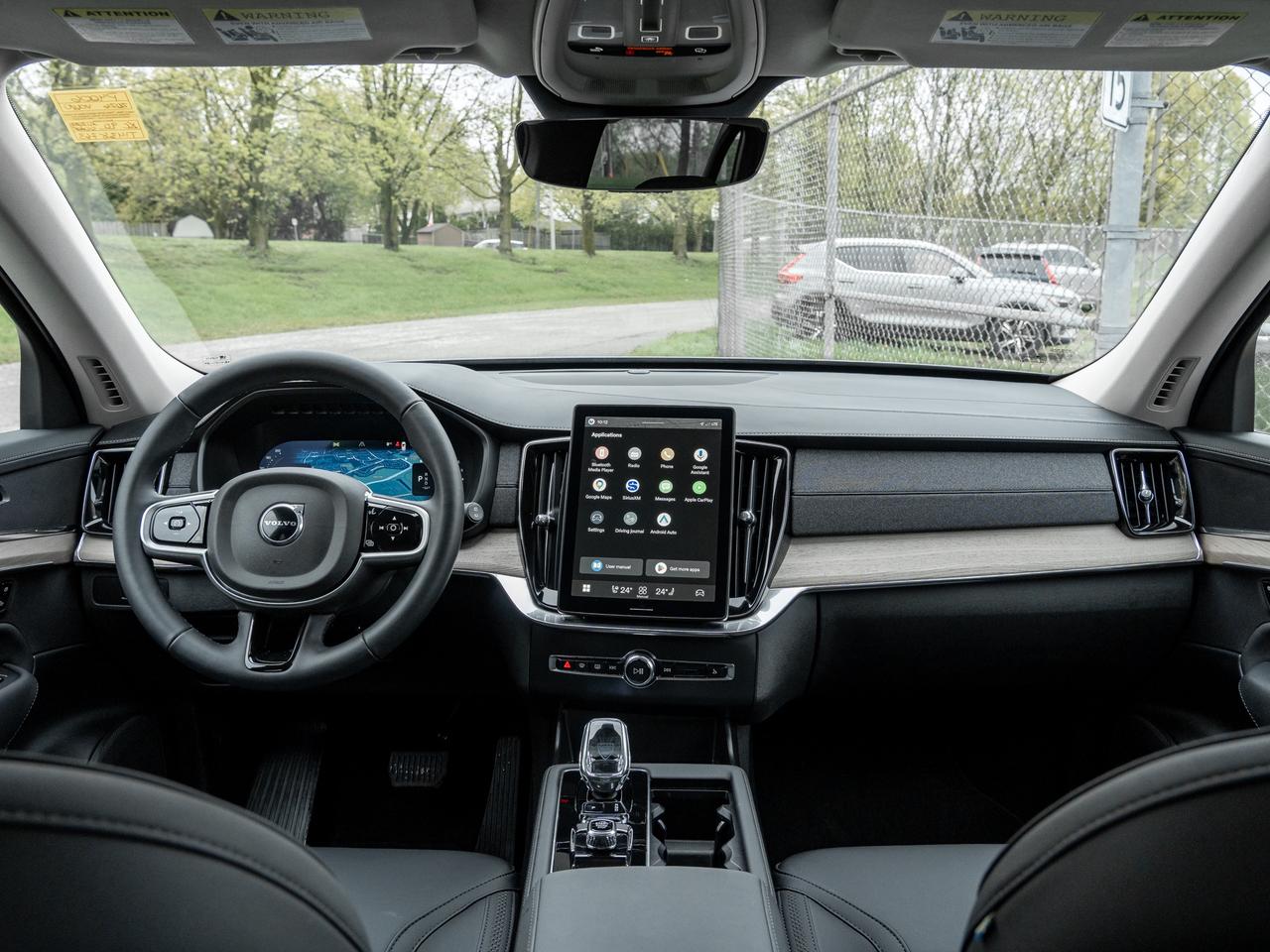 2026 Volvo XC90 B6 AWD PLUS Dark Theme  SUPER LOW MILEAGE Photo