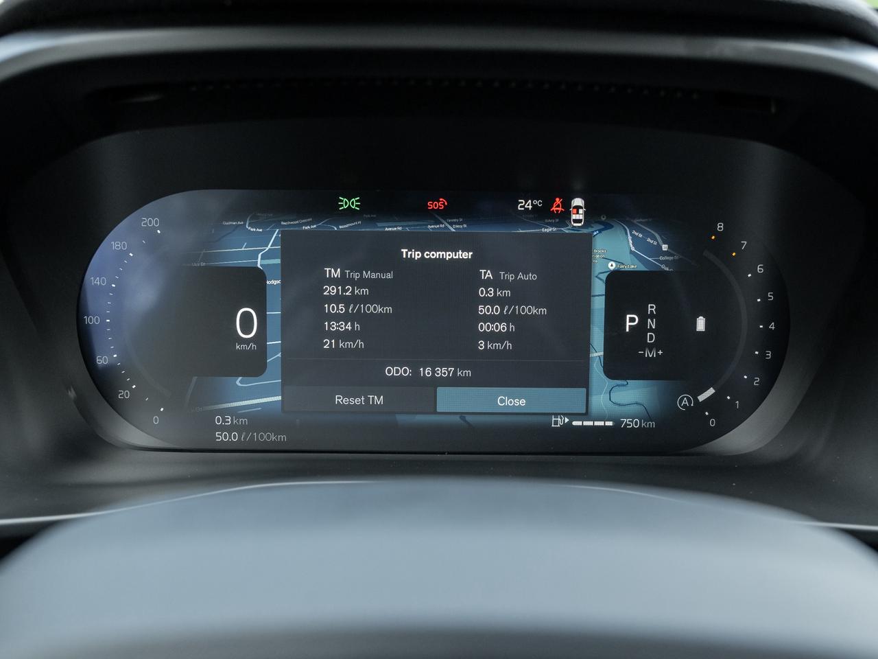 2025 Volvo XC40 B5 AWD  VOLVO CPO FINANCE RATE 3.49%* -84 MONTH Photo