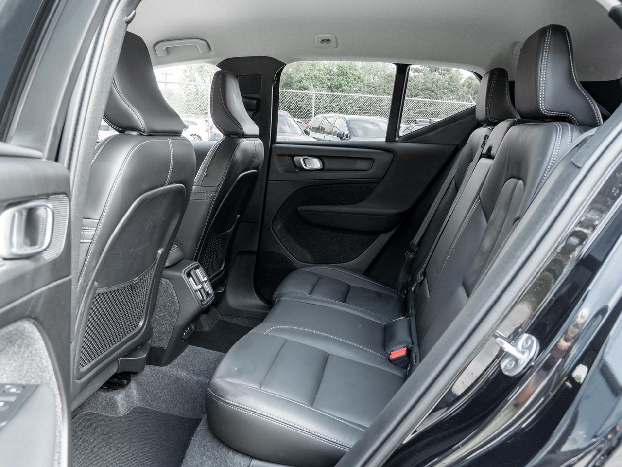 2025 Volvo XC40 B5 AWD  VOLVO CPO FINANCE RATE 3.49%* -84 MONTH Photo